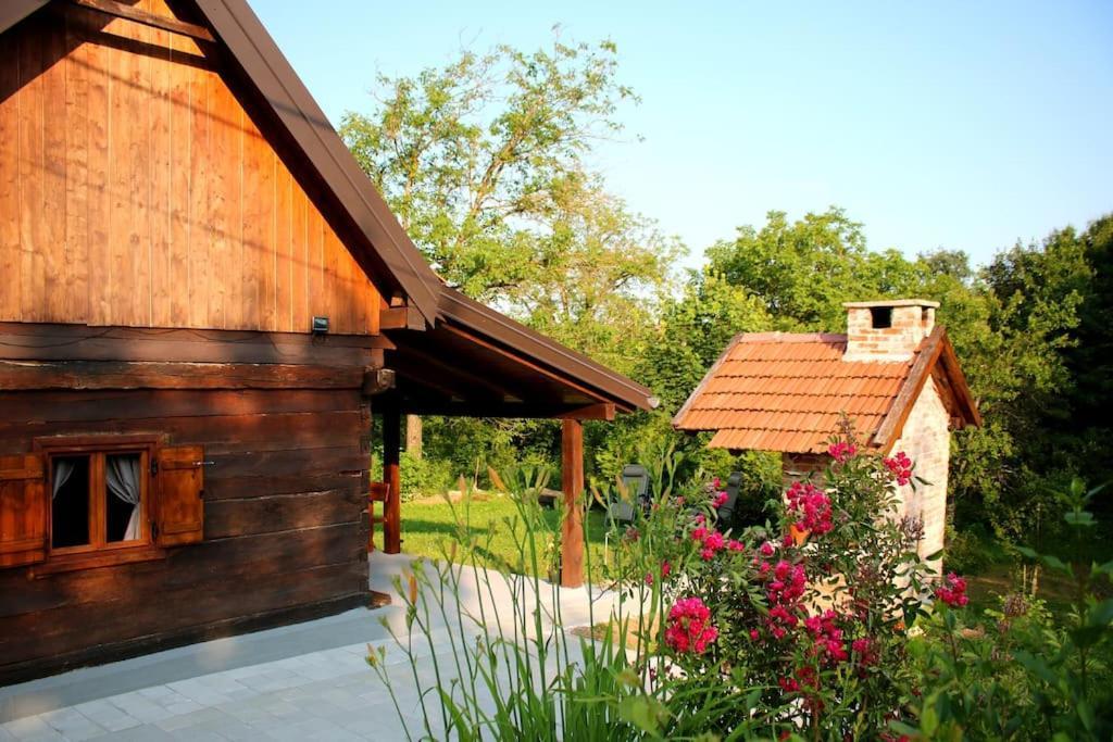 Holiday Home The Hive Slunj Ngoại thất bức ảnh