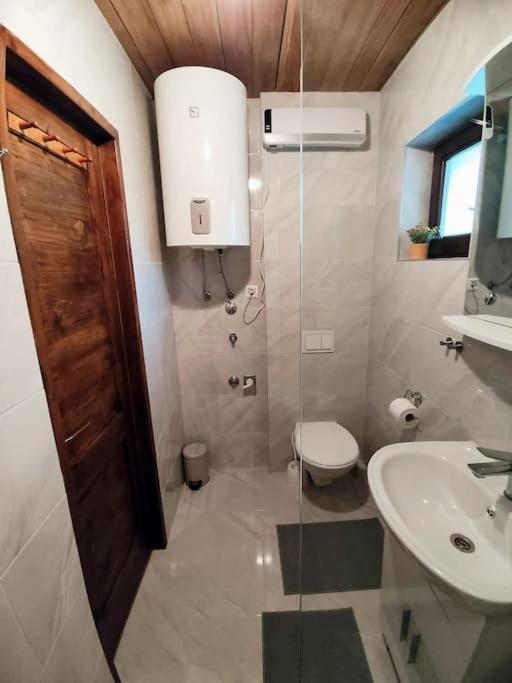 Holiday Home The Hive Slunj Ngoại thất bức ảnh