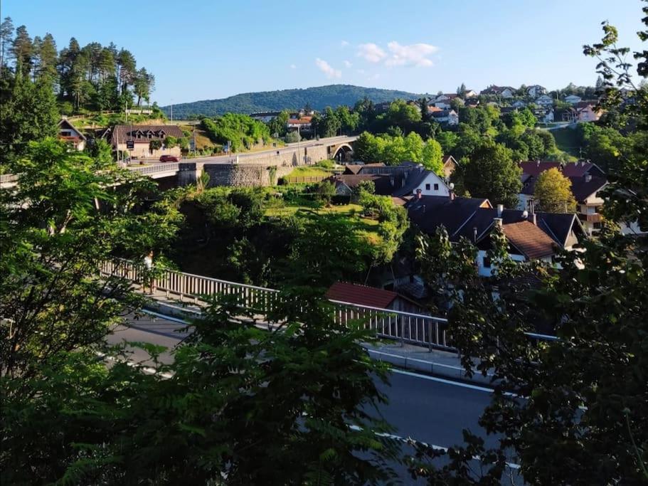 Holiday Home The Hive Slunj Ngoại thất bức ảnh