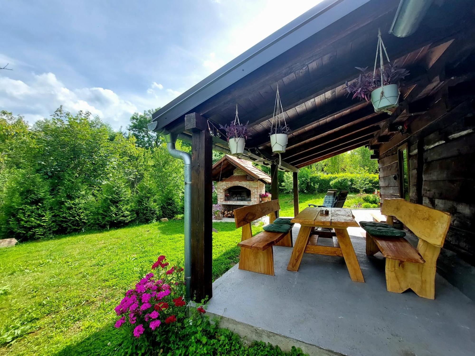 Holiday Home The Hive Slunj Ngoại thất bức ảnh